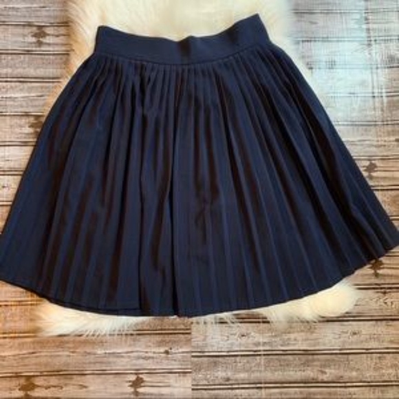 American apparel pleated skirt - Picture 3 of 5
